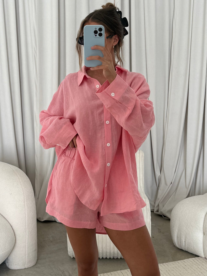 Peyton 100% Linen Button Down Shirt in Bubble Gum