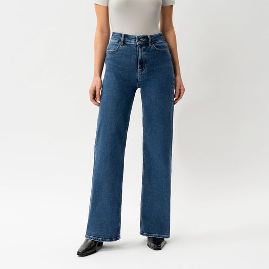 Relaxed ComfortDenim™ Jeans - Ninepine