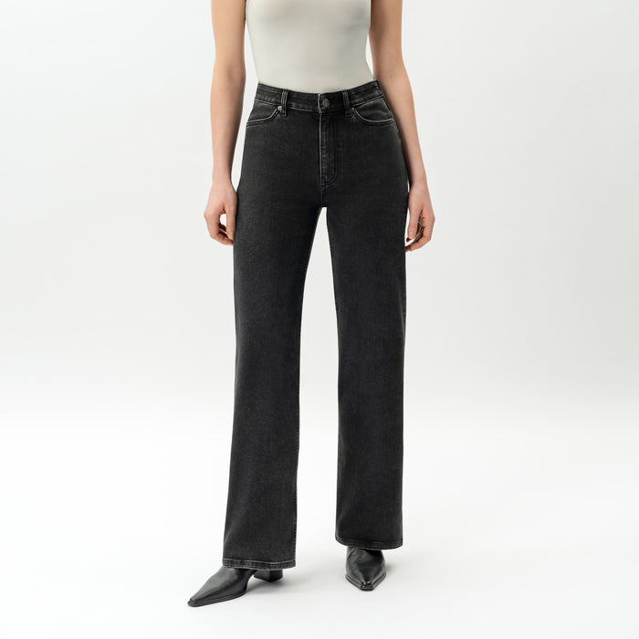 Relaxed ComfortDenim™ Jeans - Ninepine