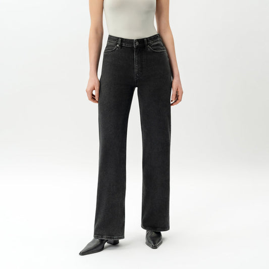 Relaxed ComfortDenim™ Jeans - Ninepine
