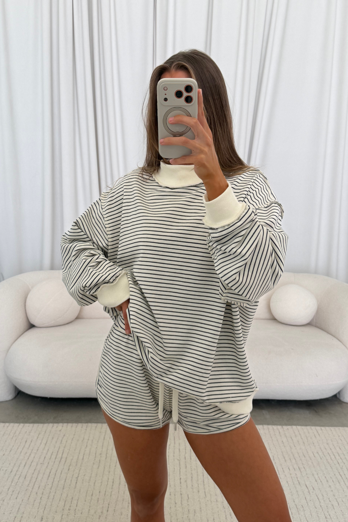Robbie Striped Dolphin Shorts in Cream/Navy