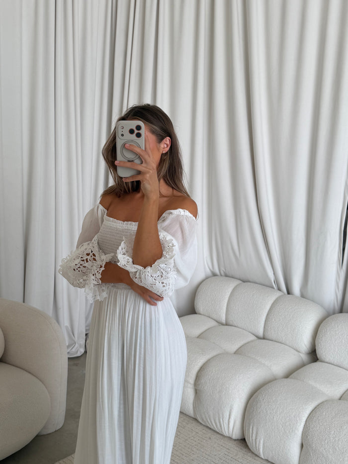 Sarah Maxi Dress in White (Live Exclusive)
