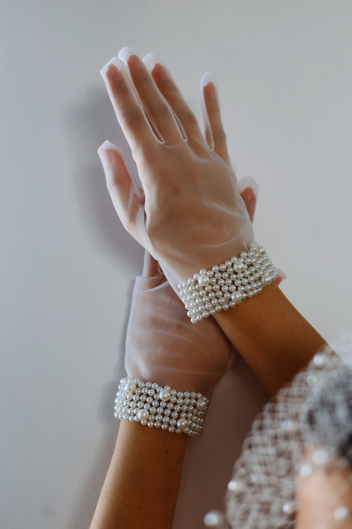 Short Tulle Pearl Gloves