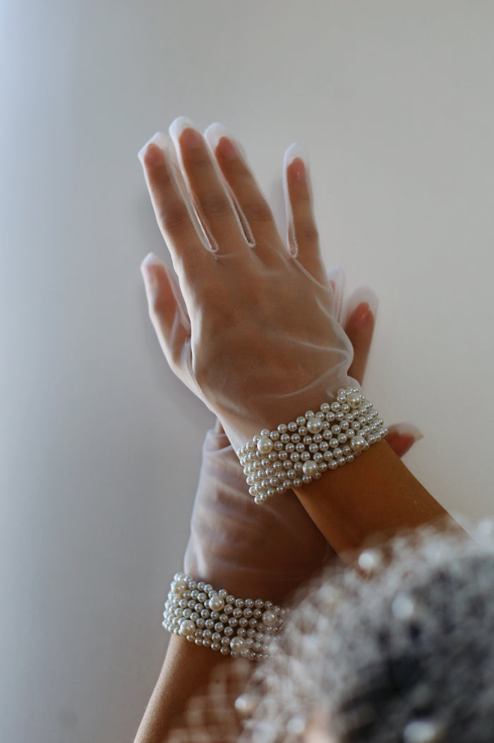 Short Tulle Pearl Gloves