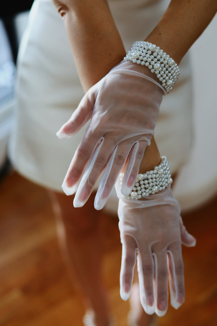 Short Tulle Pearl Gloves