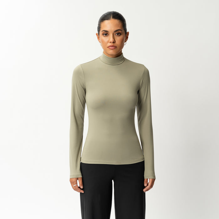 Height: 170 cm | Size: S / Height: 5'7" | Size: S